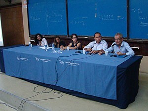 debate-3-300x225.jpg